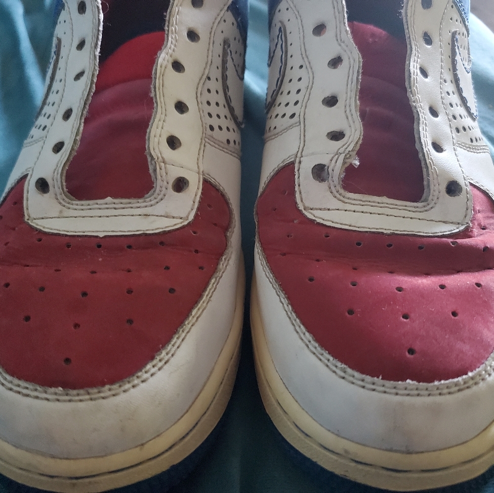 Shoes - Picture 7 of 8